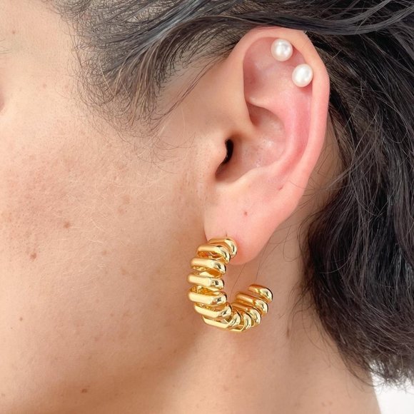 Gold Hoop Earrings Vintage Earrings Statement Earrings​​​​​​​​​​​​​​​​​​​​​ - Picture 1 of 4